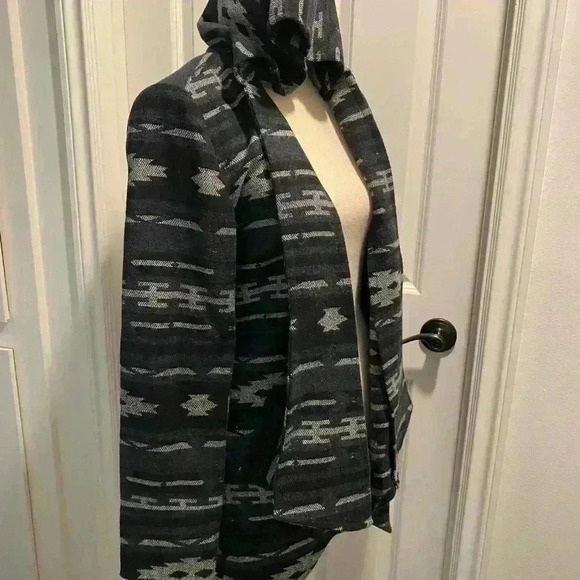Tulle Anthropologie Womens Aztec Hooded Wrap Coat Wool Blend Pocket Gray Blue M - Picture 2 of 14